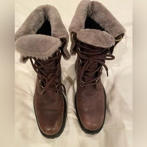 ColeHaan lace up flat winter boots unisex